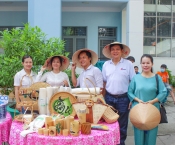 Chương trình "Thứ bảy đổi rác lấy quà"