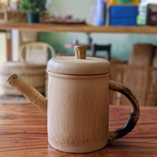 Ấm trà bằng tre